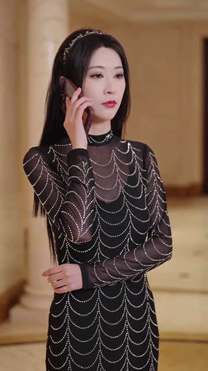 被偷听心声全城美女爱上我 （82集）免费短剧片段