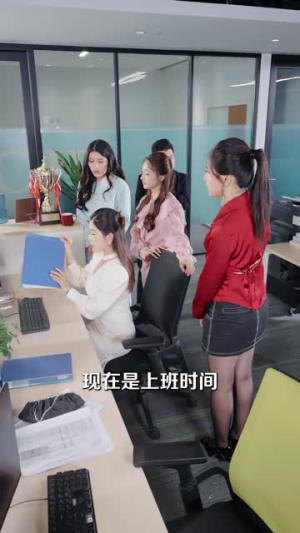 离婚后，哥哥们送我十个男模（三个哥哥送我十个男模）精彩短剧合集