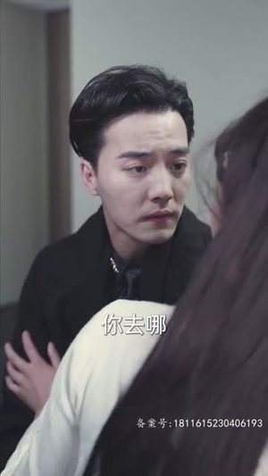 穿进末世后，我与仇人同居了（71集）热播短剧全集看