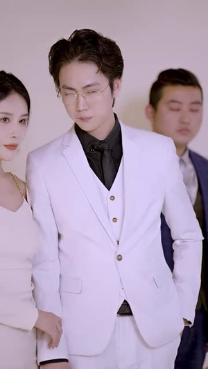 报告总裁，夫人婚前要实习（87集）第一季