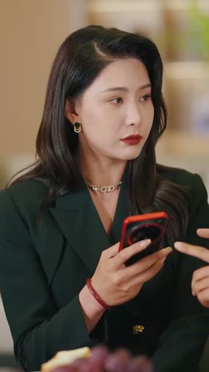 正搬砖呢，被大小姐拉去领证了（65集）全集我都看完了