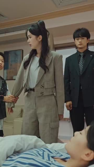 长生万年被曾孙女直播曝光了 (80集)无需充值尽情看