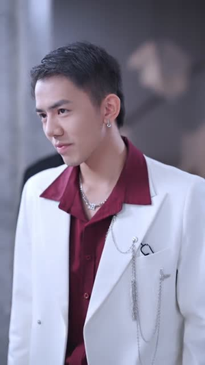 飞鸟与鱼不同路(60集) 飞鸟与鱼不同路(60集)精彩短剧看不停