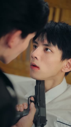 刀口之蜜(46集) 刀口之蜜(46集)温柔追捕短剧