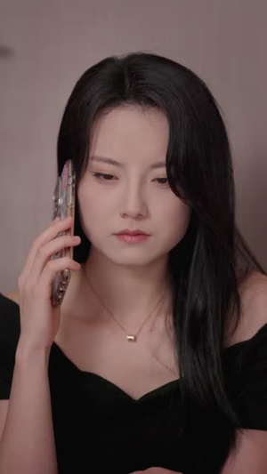 她死遁后竟成了前夫的白月光(60集) 她死遁后竟成了前夫的白月光(60集)热门短剧抢先