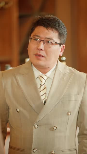 天眼鉴宝：从东莞保安开始逆袭（97集）一口气看完全集