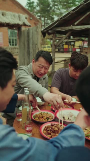 东北年代:这辈子谁也别想欺负我妻女(80集) 东北年代:这辈子谁也别想欺负我妻女(80集)分享热门短剧