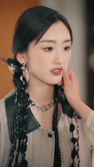 系统觉醒后,废材二小姐华丽逆袭(70集) 系统觉醒后,废材二小姐华丽逆袭(70集)河马免费短剧