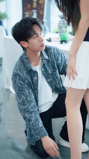 工地觉醒神瞳，玉石古玩随手捡（80集）超级好看的短剧