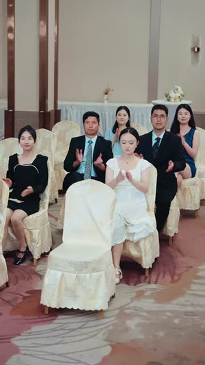 挣脱偏心家庭，中奖后重启人生（80集）追短剧关注我