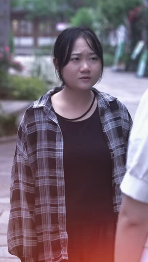 退婚三年,他哭着说脸盲只认我(33 集) 退婚三年,他哭着说脸盲只认我(33 集)好看的短剧来了