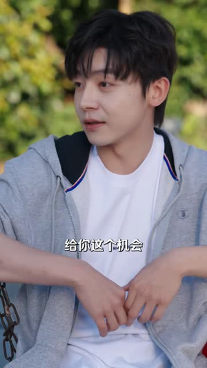 两个转校生(40 集) 两个转校生(40 集)一起追短剧
