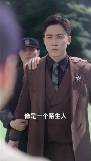 他陪白月光出国三年，我不要他了（60 集）免费看全集