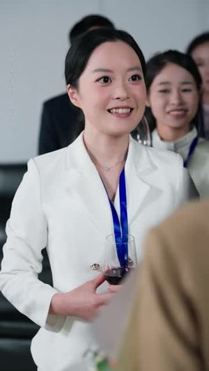 她选择爱自己(60 集) 她选择爱自己(60 集)免费短剧就是爽